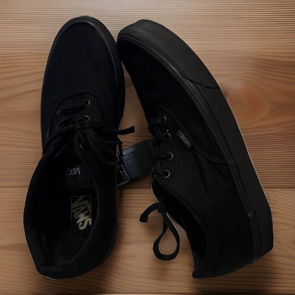EUC Vans Doheny Black Low Top Sneakers Women Sz 11 Canvas Lace Up Casual Shoes.